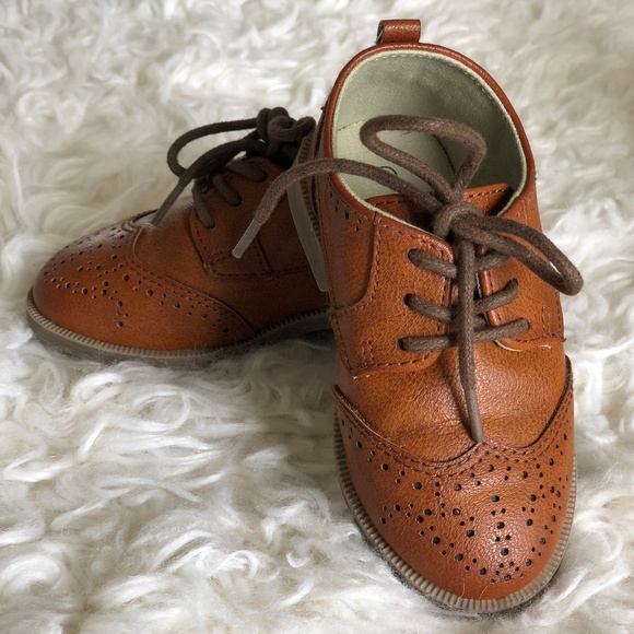 kids wingtip shoes